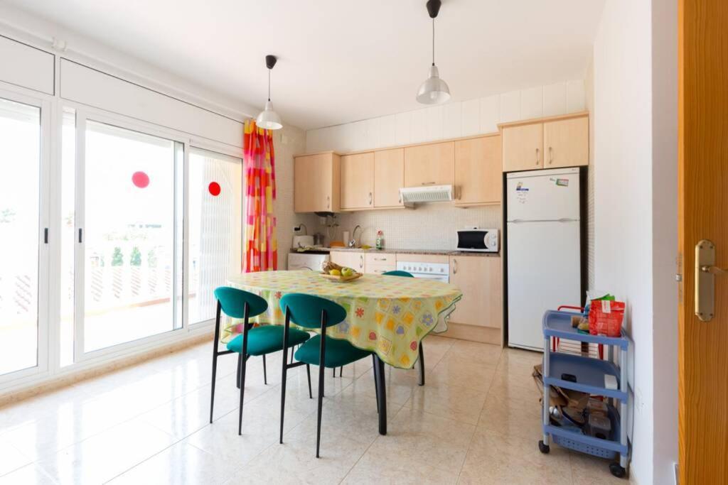 La Rapita - Apartamento De Dos Dormitorios Con Piscina Comunitaria Alcanar Exterior foto