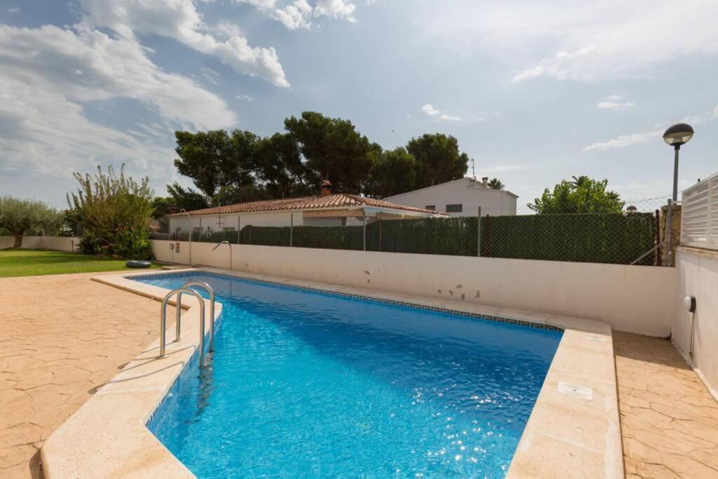 La Rapita - Apartamento De Dos Dormitorios Con Piscina Comunitaria Alcanar Exterior foto